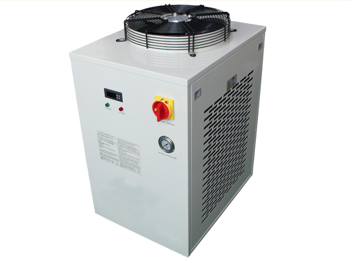 UV LED固化光源設(shè)備的三大配置照射頭、水冷機(jī)、電源驅(qū)動(dòng)
